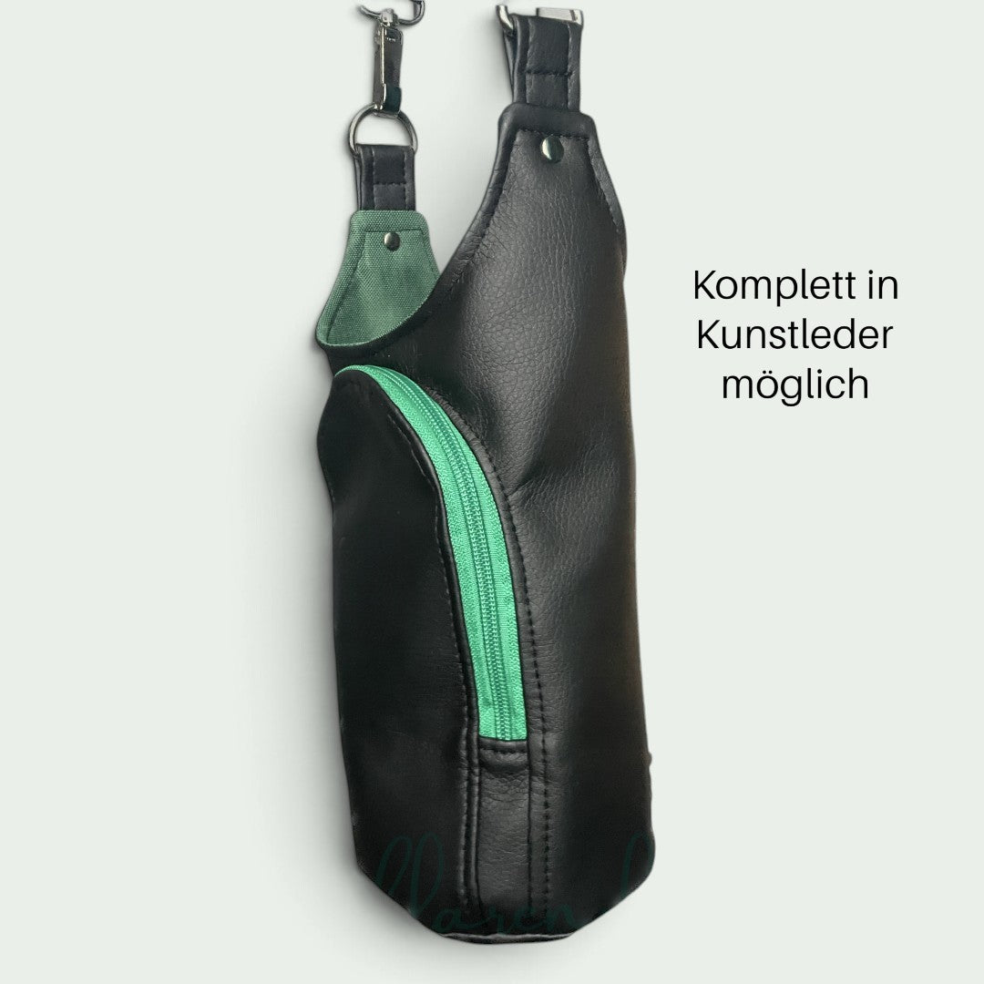 Schneckenschmiede H2O to go Umhängetasche aus schwarzem Kunstleder mit grünem Reißverschluss und Innenfutter