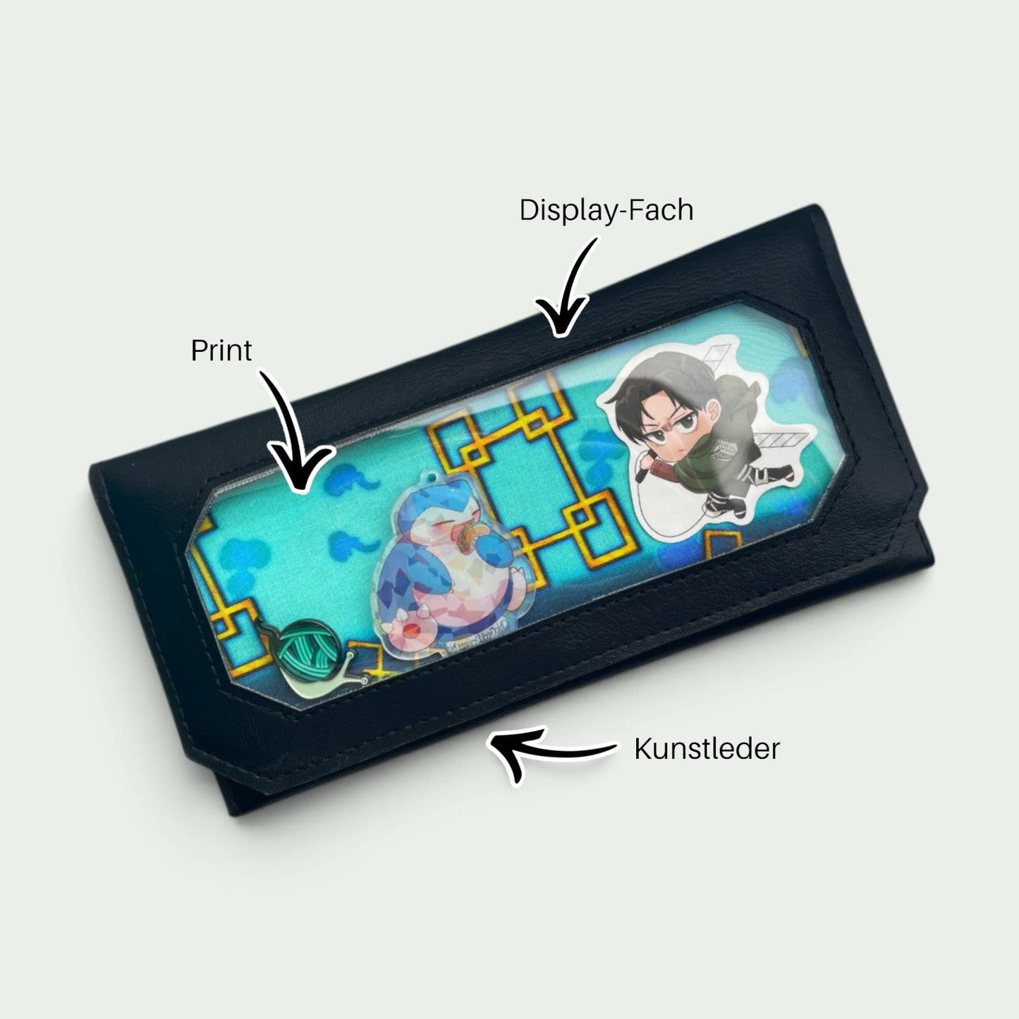 Schneckenschmiede Ita Portemonnaie aus schwarzem Kunstleder mit Sichtfenster zur Präsentation von Anime-Pins