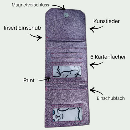 Schneckenschmiede Mini Ita Portemonnaie aus lila Glitzer-Kunstleder mit Sichtfenstern für Pins und Kartenfächern