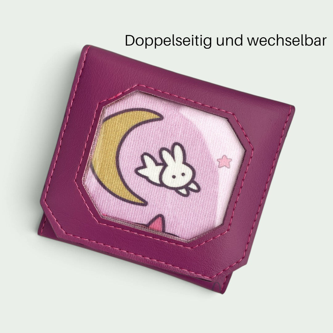 Schneckenschmiede Mini Ita Portemonnaie mit lila Kunstleder und niedlichem Hasen-Mond-Insert im Sichtfenster